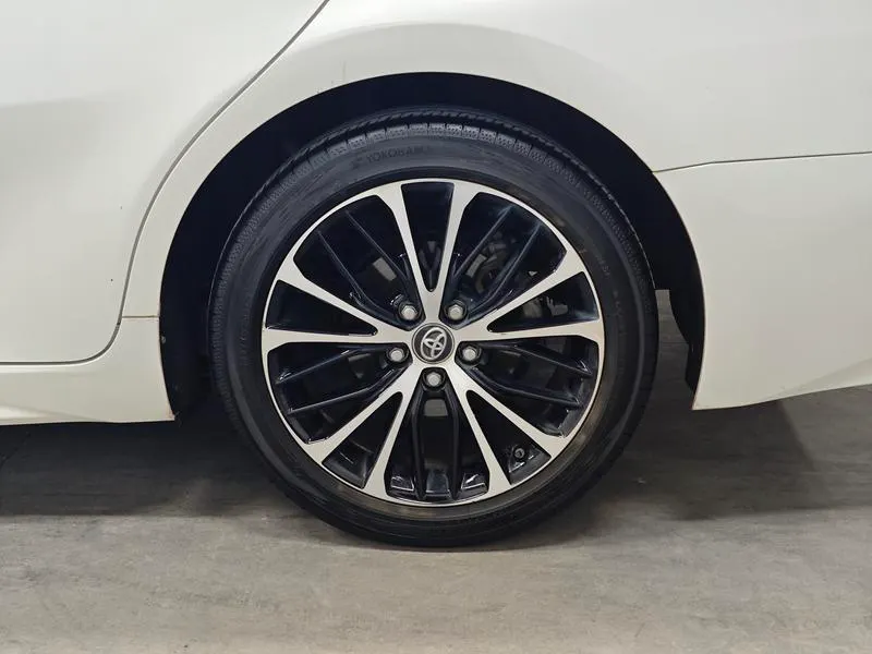 2019 Toyota Camry thumbnail 10