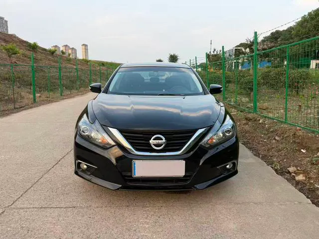 2018 Nissan Teana thumbnail 2