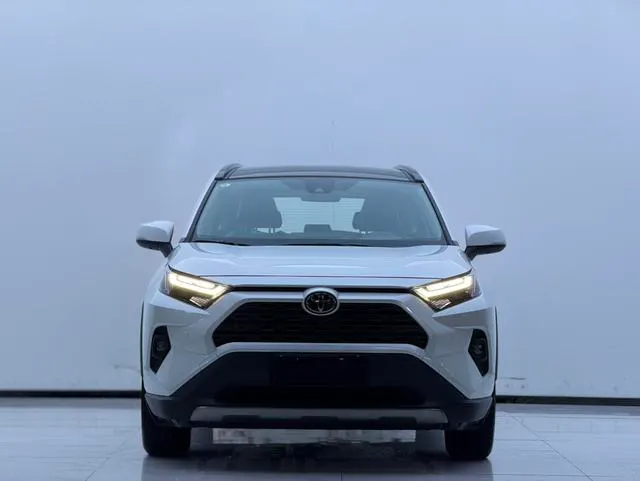 2023 Toyota RAV4 thumbnail 2