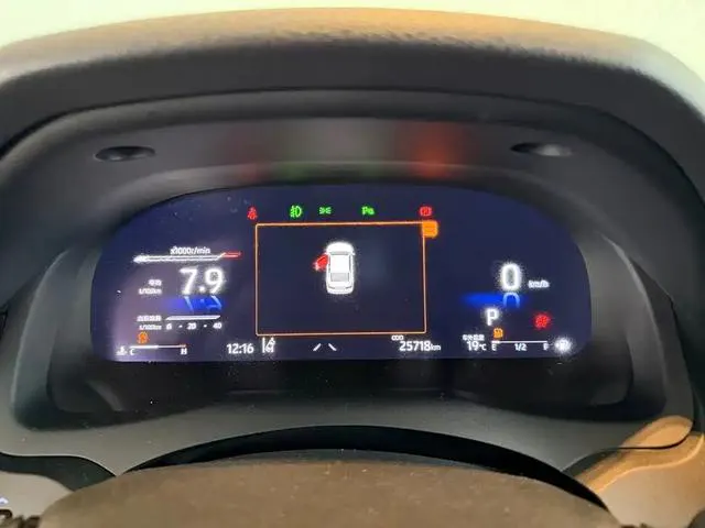 2023 Toyota Camry thumbnail 5
