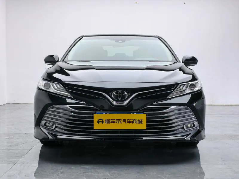 2019 Toyota Camry thumbnail 3