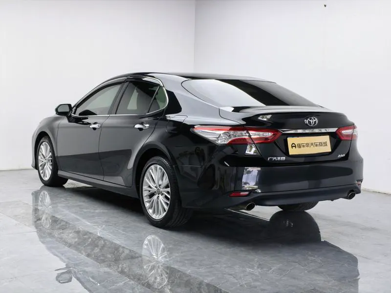 2019 Toyota Camry thumbnail 6