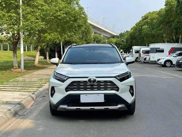 2024 Toyota RAV4 thumbnail 2