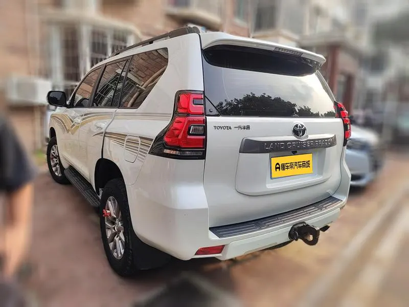 2018 Toyota Prado thumbnail 7