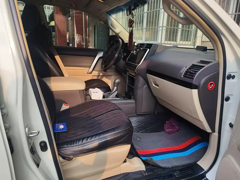 2018 Toyota Prado thumbnail 9
