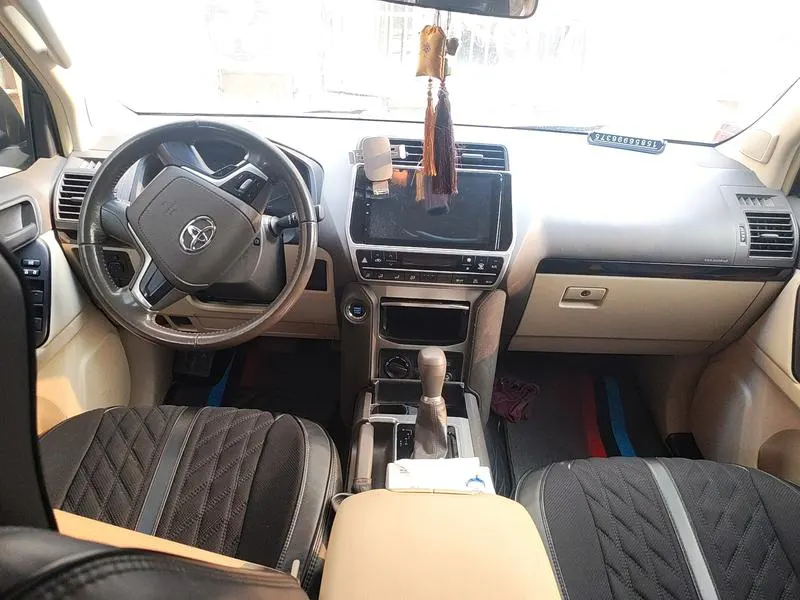 2018 Toyota Prado thumbnail 11
