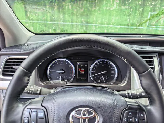 2018 Toyota Highlander thumbnail 5