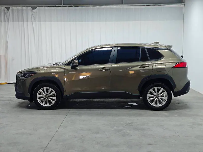 2022 Toyota Corolla Cross thumbnail 5