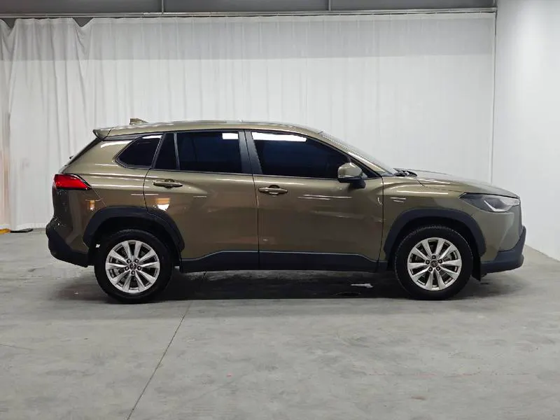 2022 Toyota Corolla Cross thumbnail 9