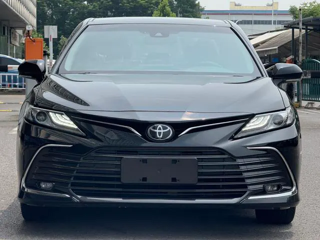2021 Toyota Camry thumbnail 2
