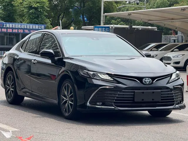 2021 Toyota Camry thumbnail 3
