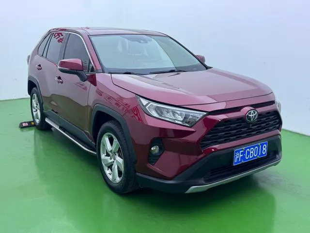 2020 Toyota RAV4 thumbnail 3