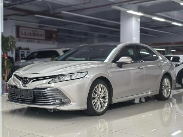 2019 Toyota Camry photo 1
