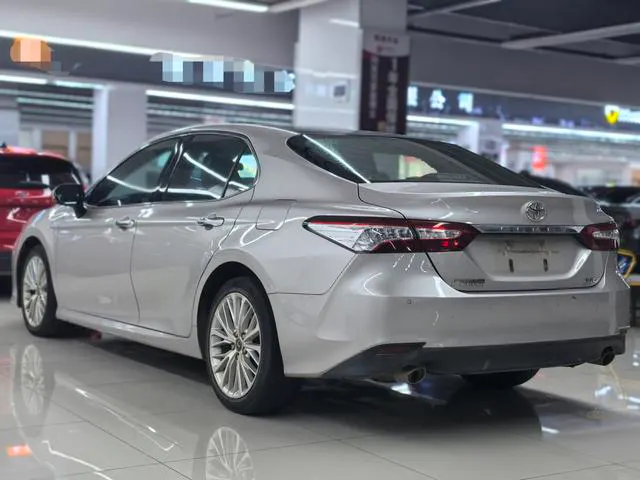2019 Toyota Camry thumbnail 3