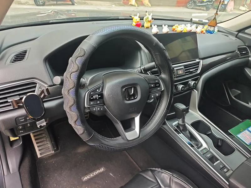 2022 Honda Accord thumbnail 12