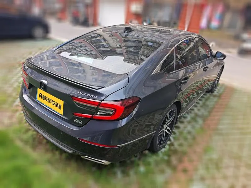 2022 Honda Accord thumbnail 5