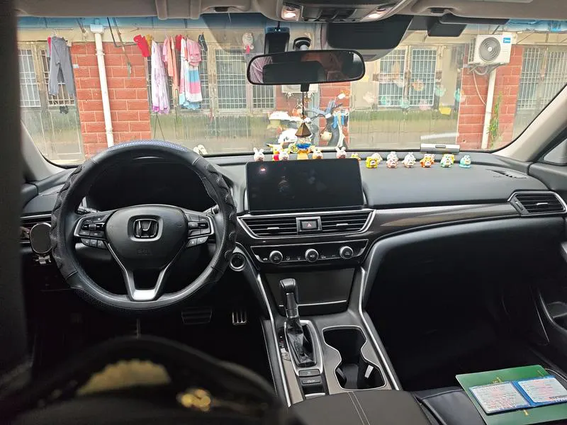 2022 Honda Accord thumbnail 11