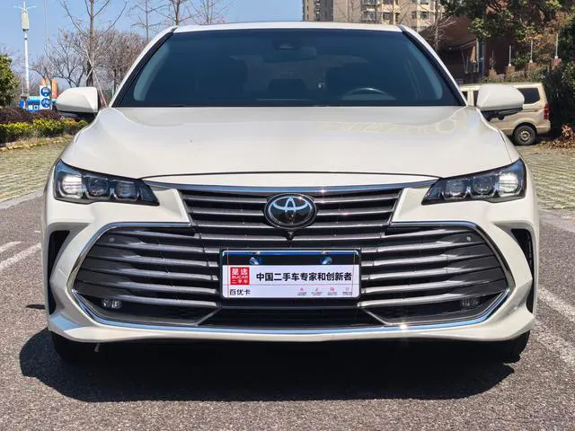 2019 Toyota Asian Dragon thumbnail 2