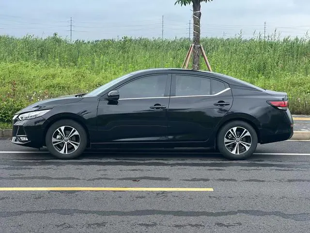 2022 Nissan Sylphy thumbnail 3