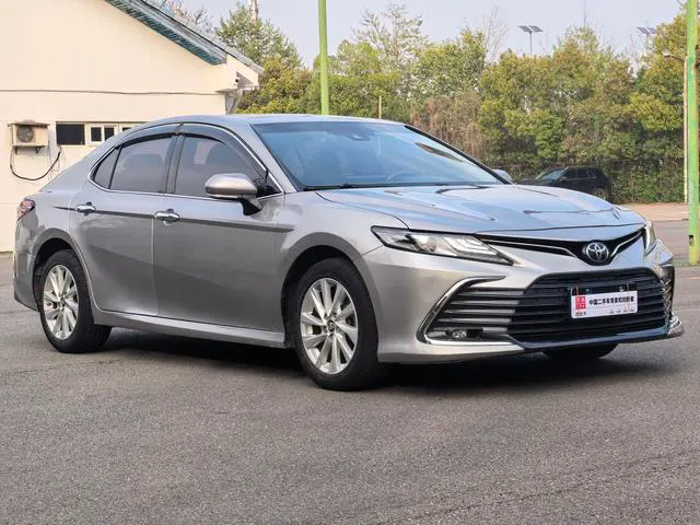 2021 Toyota Camry thumbnail 3