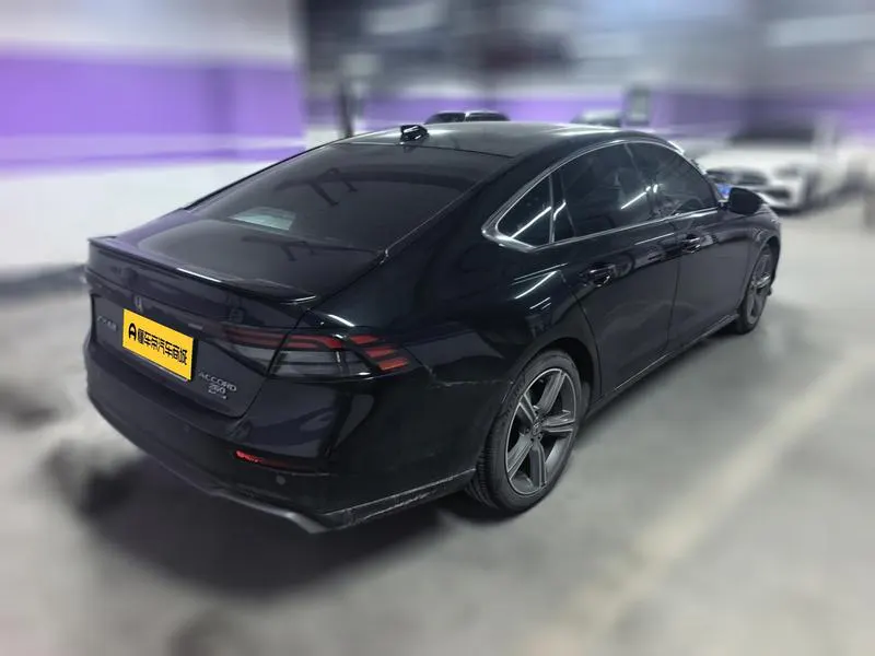 2023 Honda Accord thumbnail 5