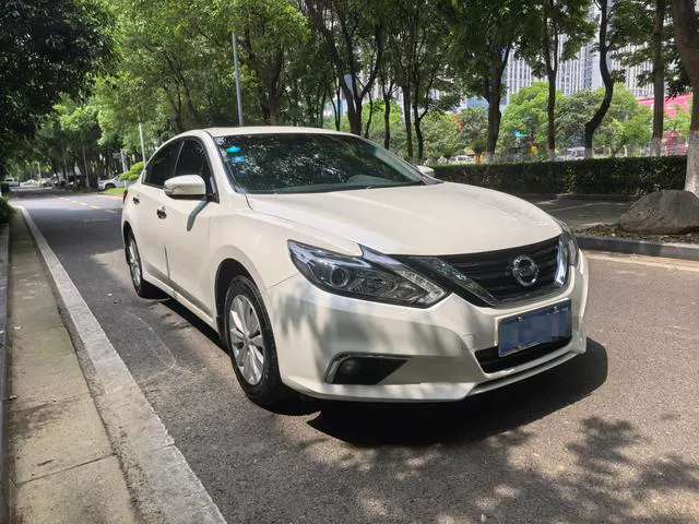 2018 Nissan Teana thumbnail 3