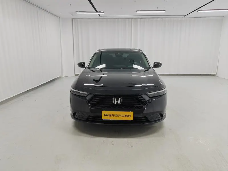 2025 Honda Accord thumbnail 3