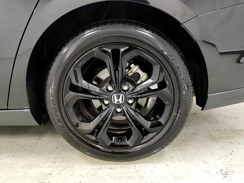 2025 Honda Accord thumbnail 10