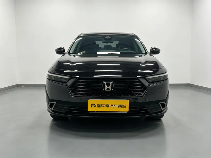 2023 Honda Accord thumbnail 3