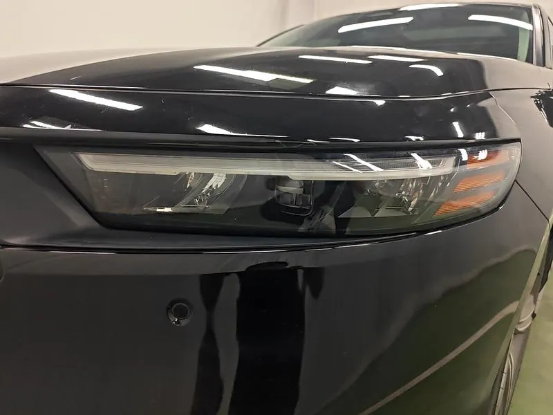 2023 Honda Accord thumbnail 13