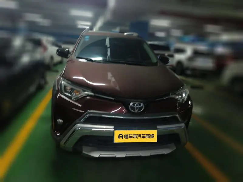 2019 Toyota RAV4 thumbnail 3