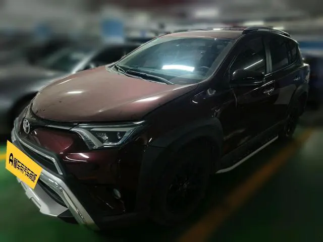 2019 Toyota RAV4 thumbnail 2