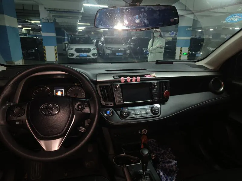 2019 Toyota RAV4 thumbnail 11