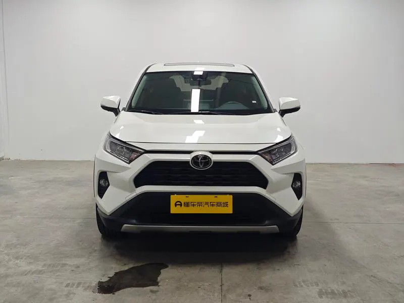 2020 Toyota RAV4 thumbnail 3