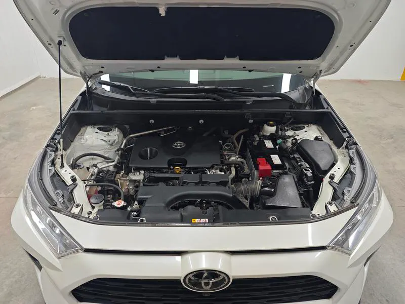 2020 Toyota RAV4 thumbnail 11