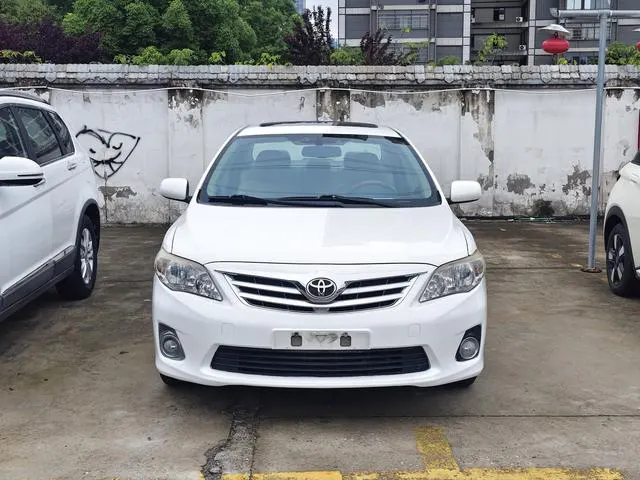 2011 Toyota Corolla thumbnail 2