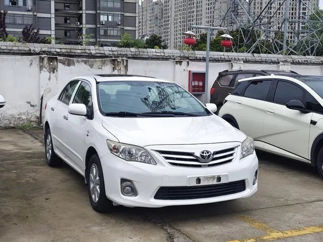 2011 Toyota Corolla thumbnail 3