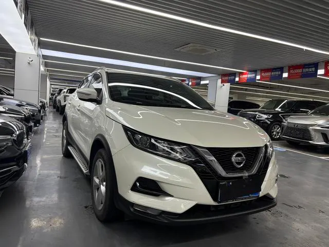 2021 Nissan Qashqai thumbnail 3
