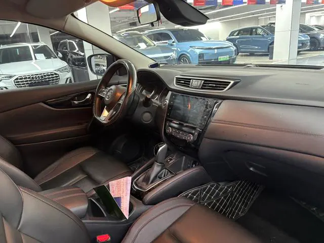 2021 Nissan Qashqai thumbnail 4