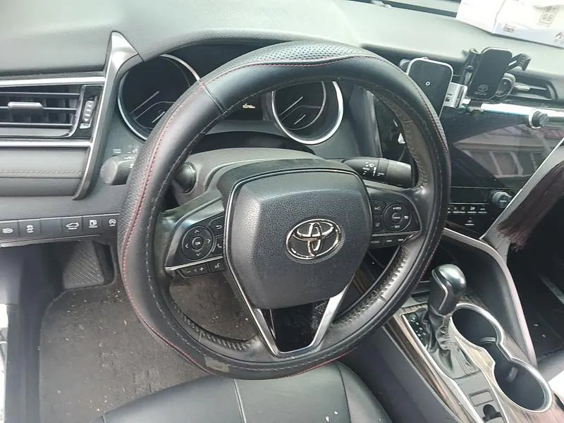 2019 Toyota Camry thumbnail 12