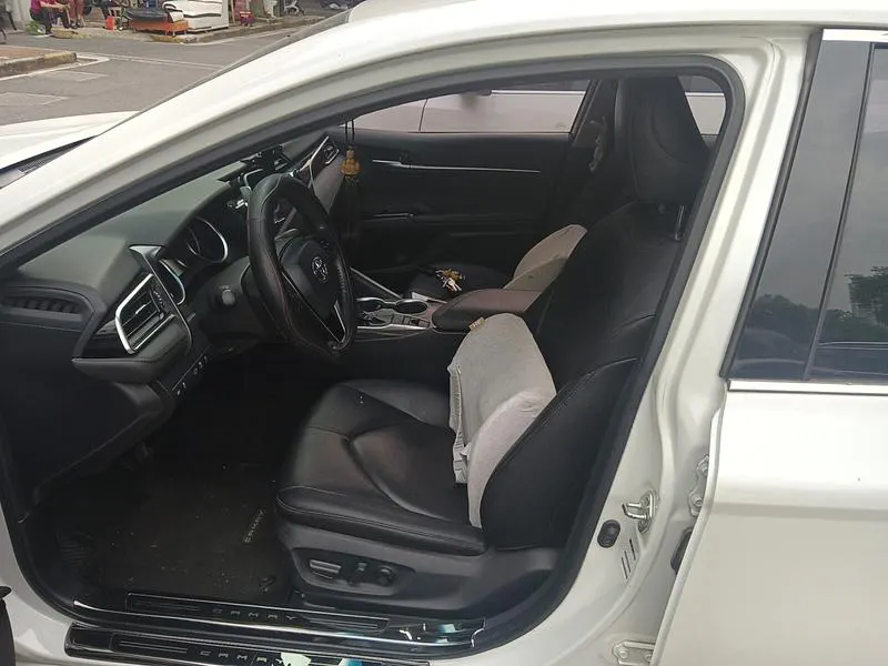 2019 Toyota Camry thumbnail 8