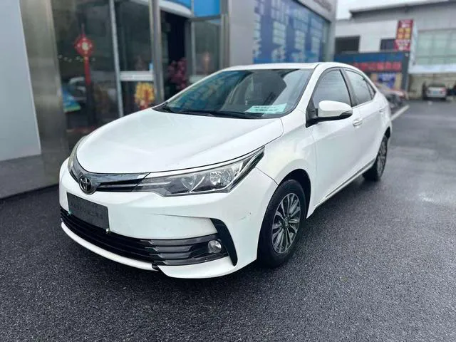 2017 Toyota Corolla photo 1