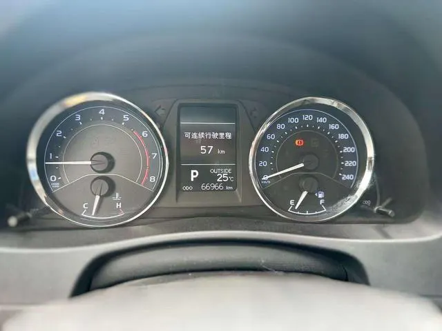 2017 Toyota Corolla thumbnail 5