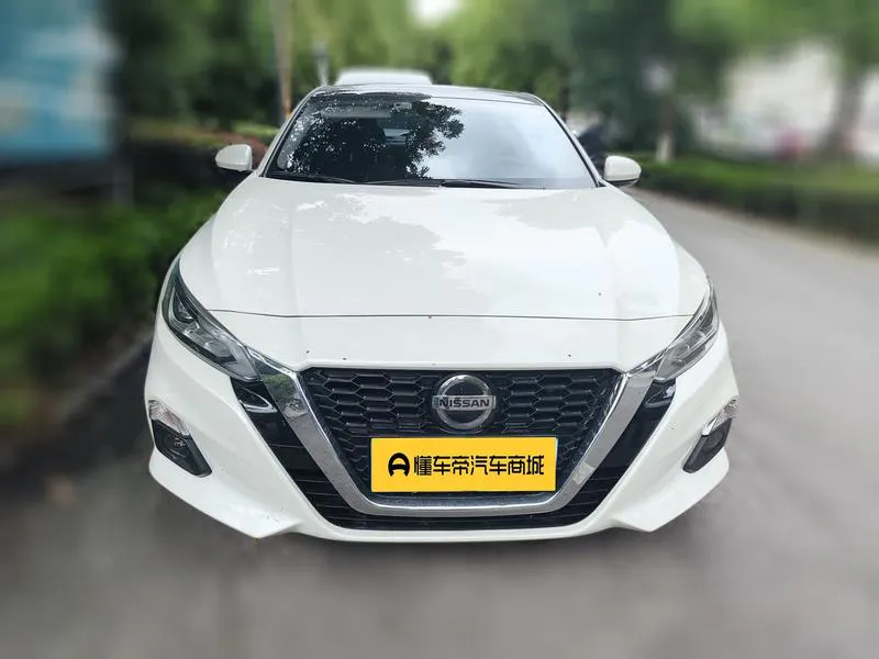 2020 Nissan Altima thumbnail 3