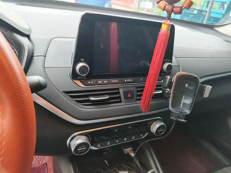 2020 Nissan Altima thumbnail 13