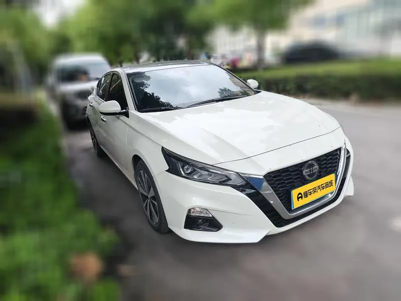 2020 Nissan Altima thumbnail 4