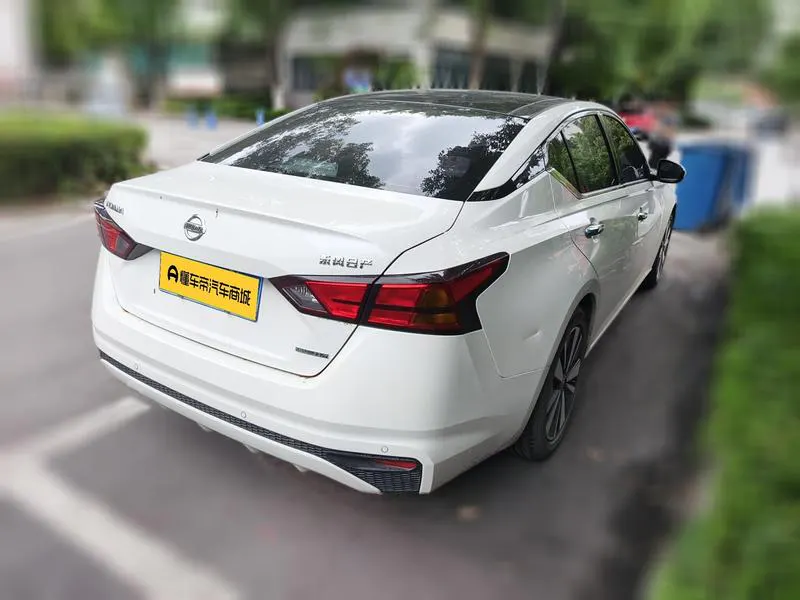 2020 Nissan Altima thumbnail 5