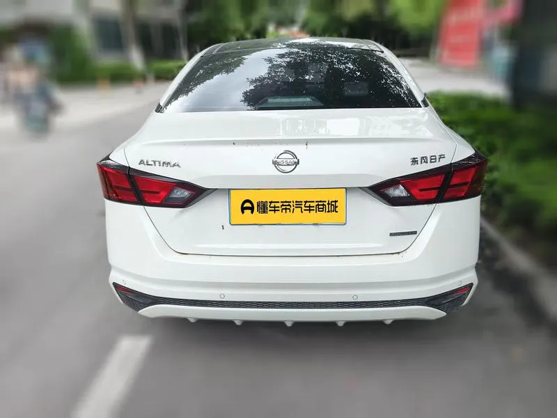 2020 Nissan Altima thumbnail 6