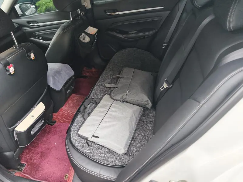 2020 Nissan Altima thumbnail 10