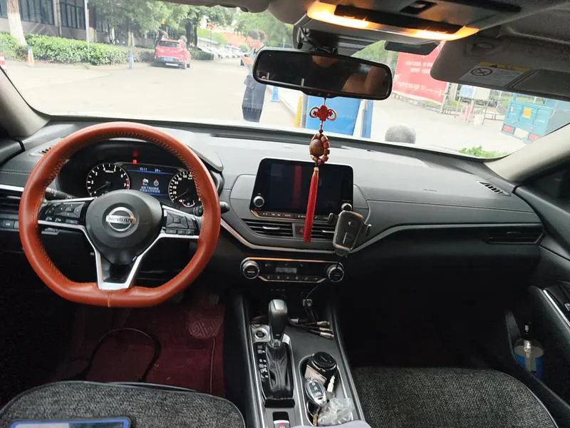 2020 Nissan Altima thumbnail 11